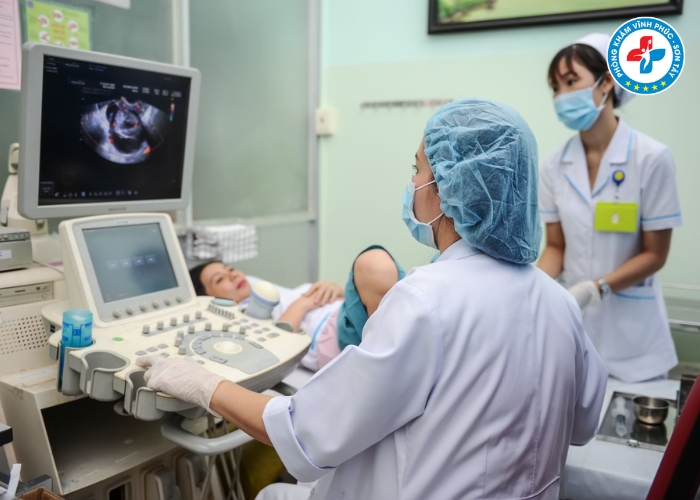 Có nên đi khám phụ khoa khi đang hành kinh (5) Có nên đi khám phụ khoa khi đang hành kinh (5)